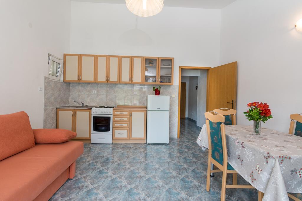 Apartments Mirko Vinisce Room photo