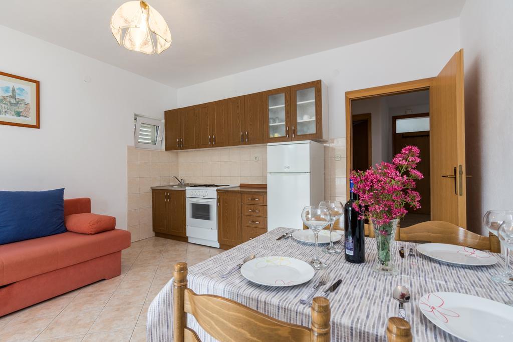 Apartments Mirko Vinisce Room photo