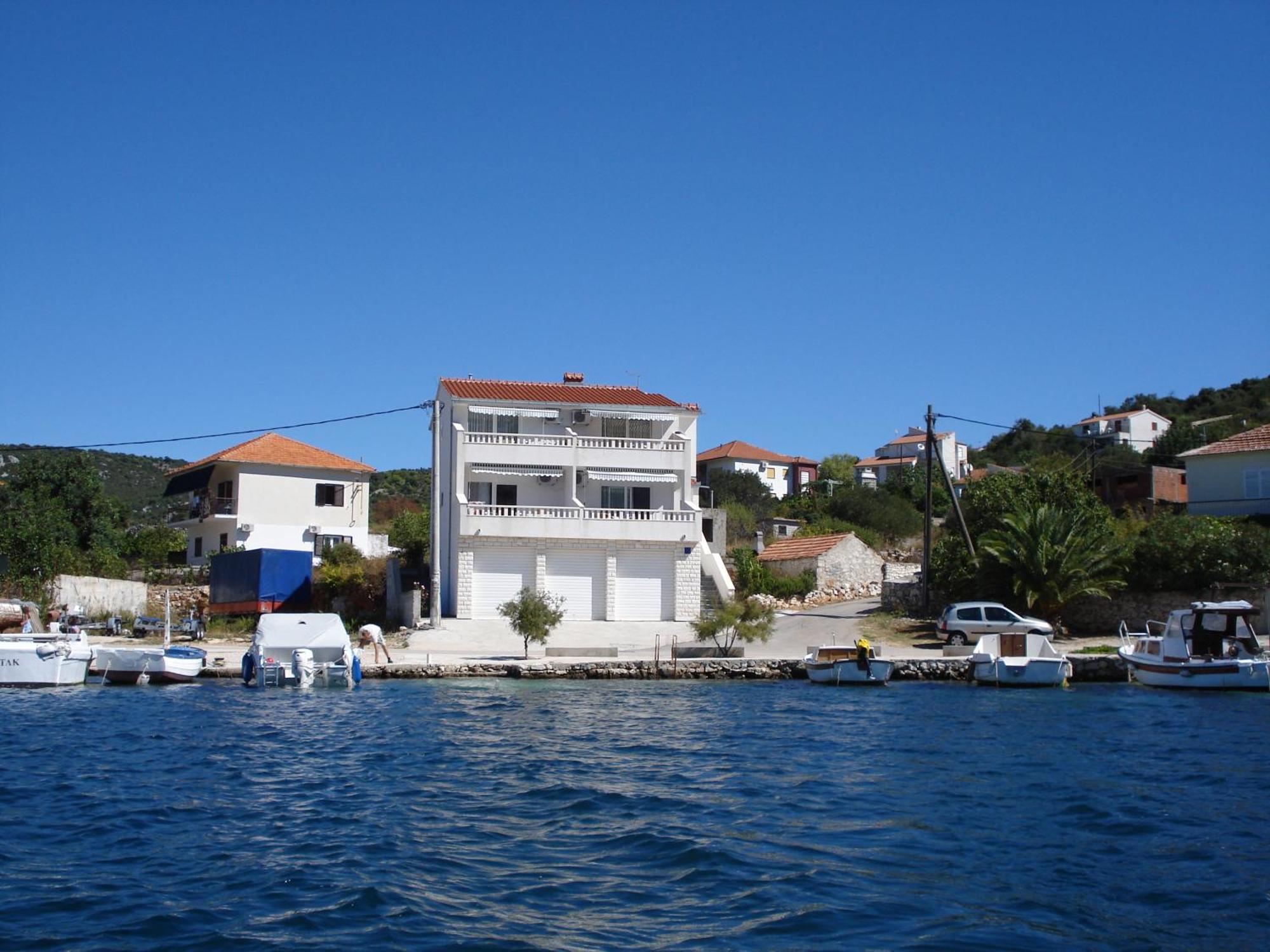 Apartments Mirko Vinisce Exterior photo